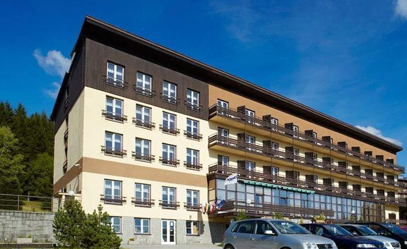 人員密集的生產(chǎn)加工車(chē)間，員工集體宿舍消防設(shè)